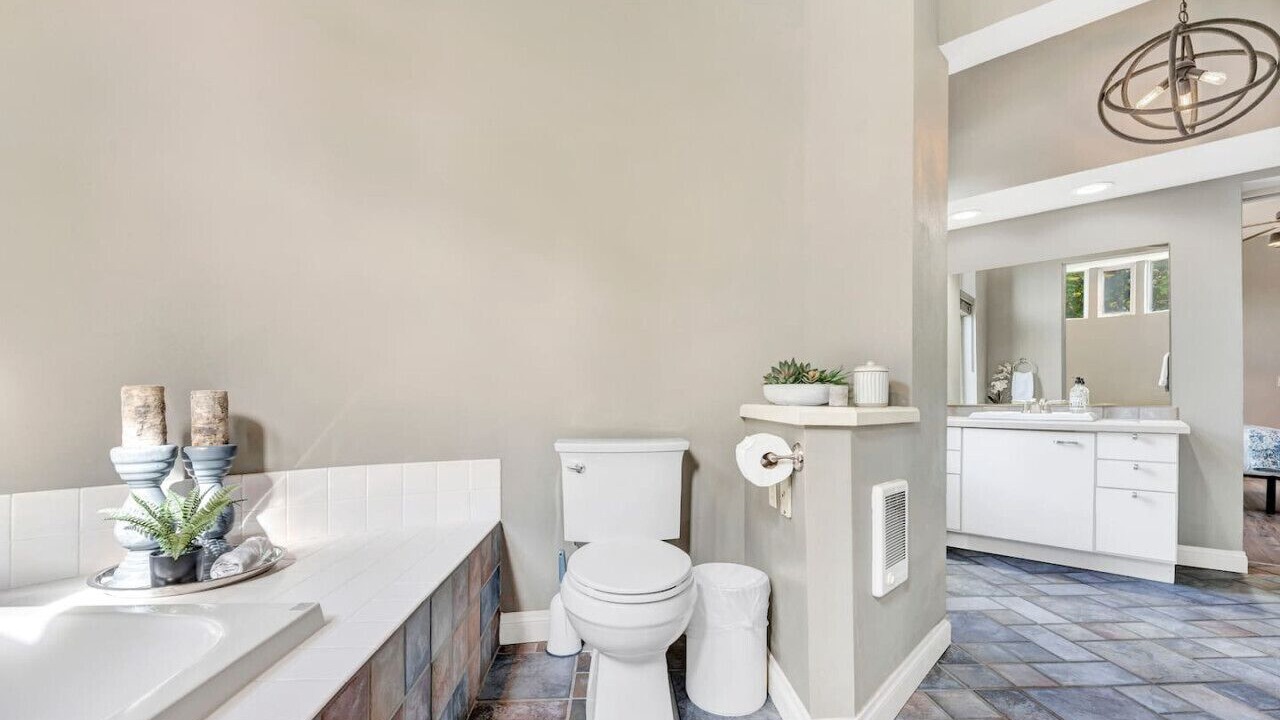 Photo of Bathroom in Zenda
