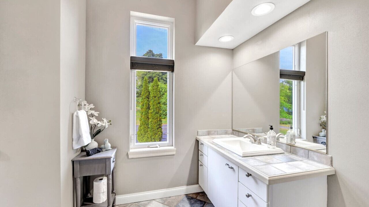 Photo of Bathroom in Zenda
