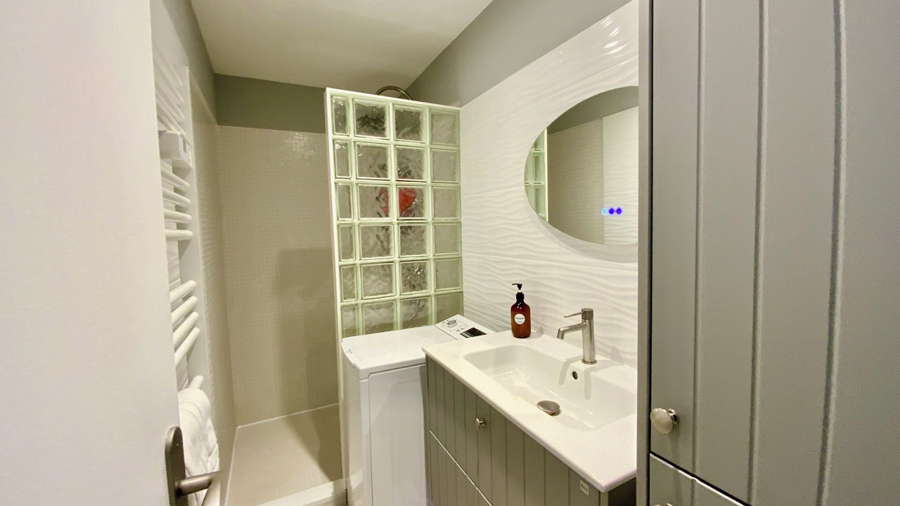 Photo of Bathroom in Le Grau-Du-Roi