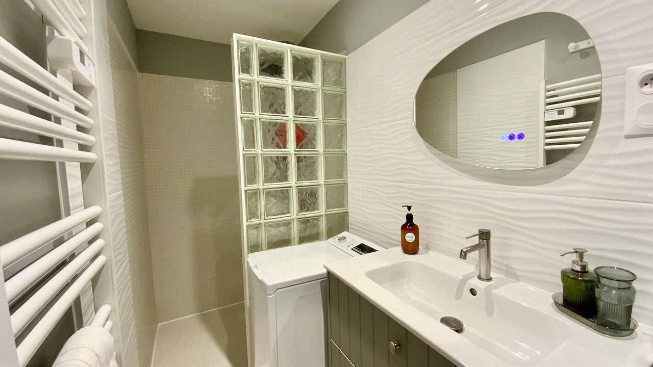 Photo of Bathroom in Le Grau-Du-Roi