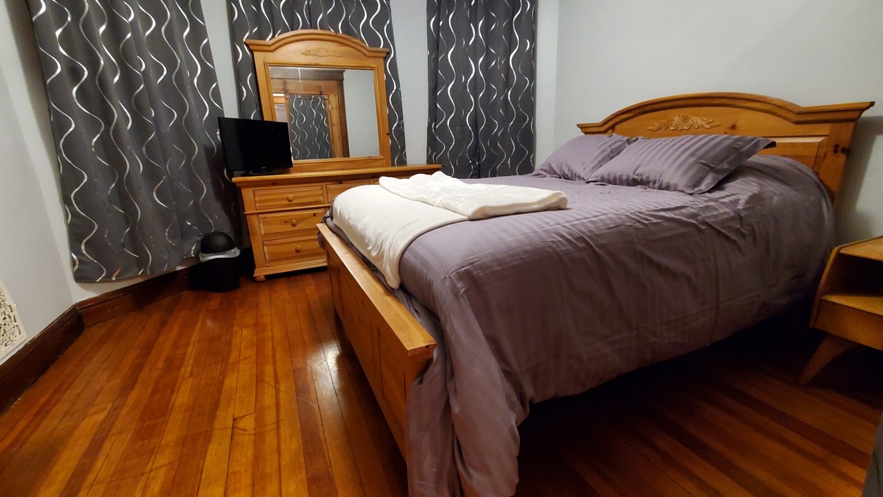 Photo of Bedroom in Village of Waterford