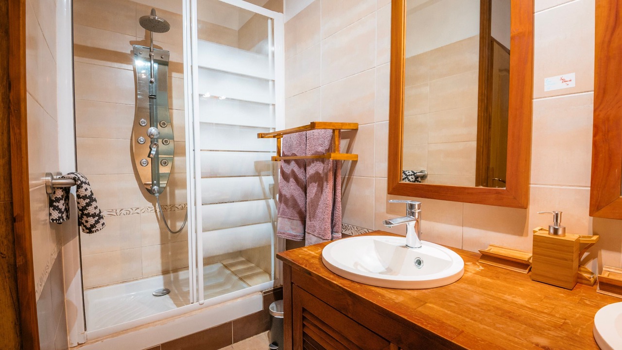 Photo of Bathroom in Coulombs
