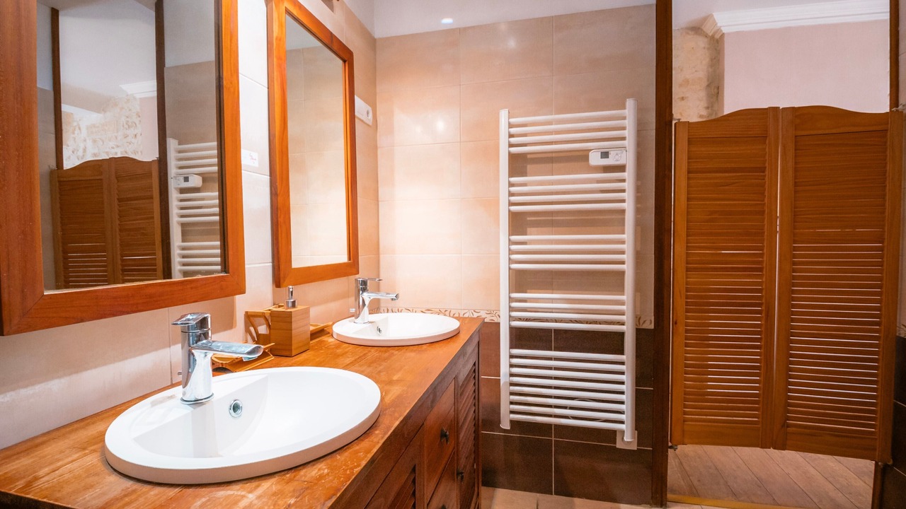 Photo of Bathroom in Coulombs