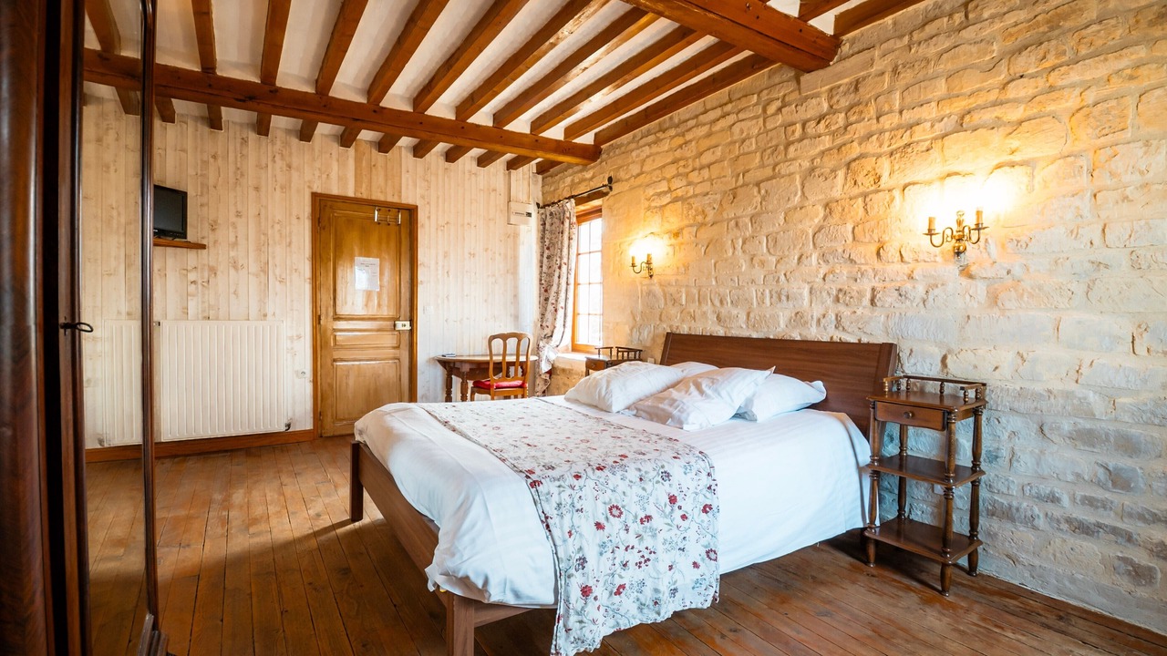 Photo of Bedroom in Coulombs