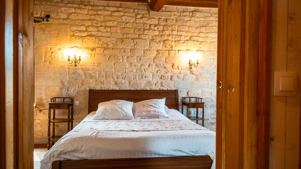 Photo of Bedroom in Coulombs