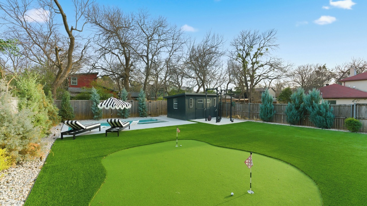 Photo of Outdoor in Little Forest Hills
