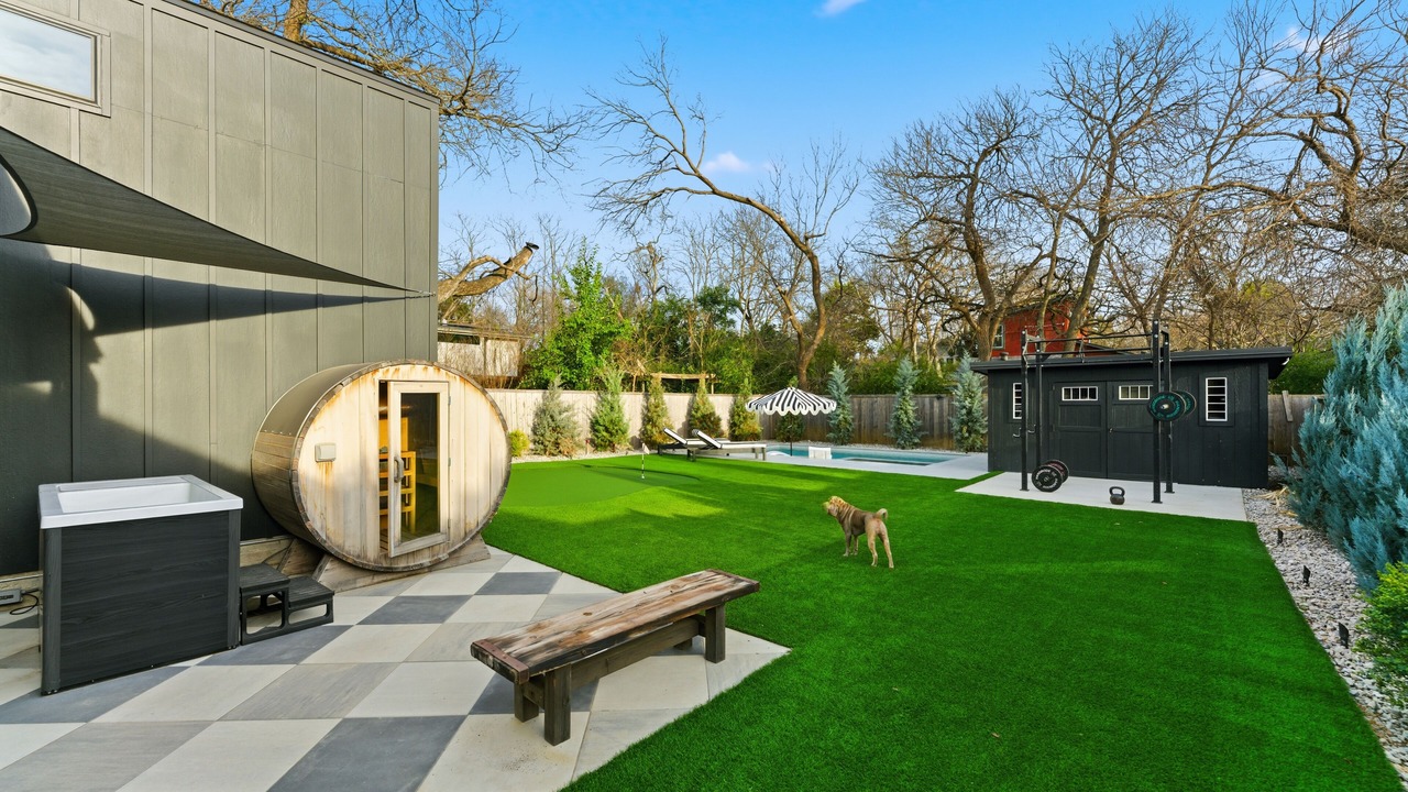 Photo of Outdoor in Little Forest Hills