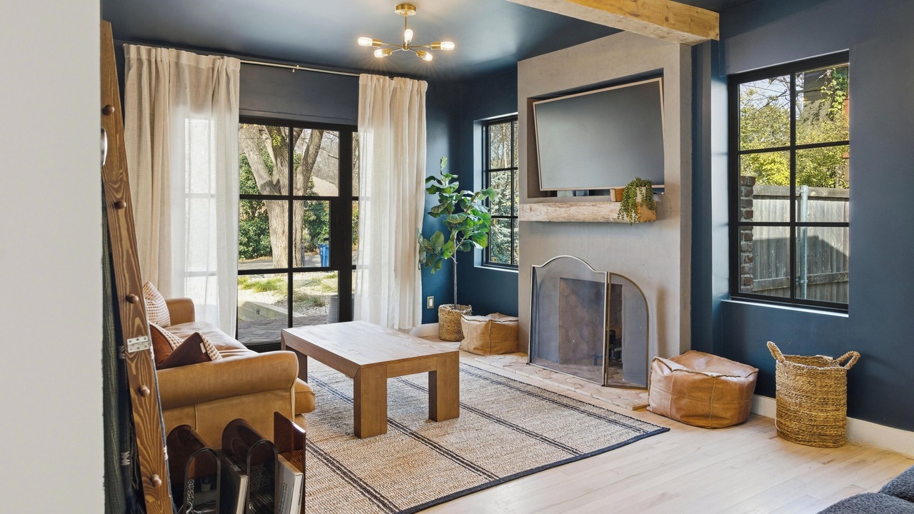 Photo of Livingroom in Little Forest Hills
