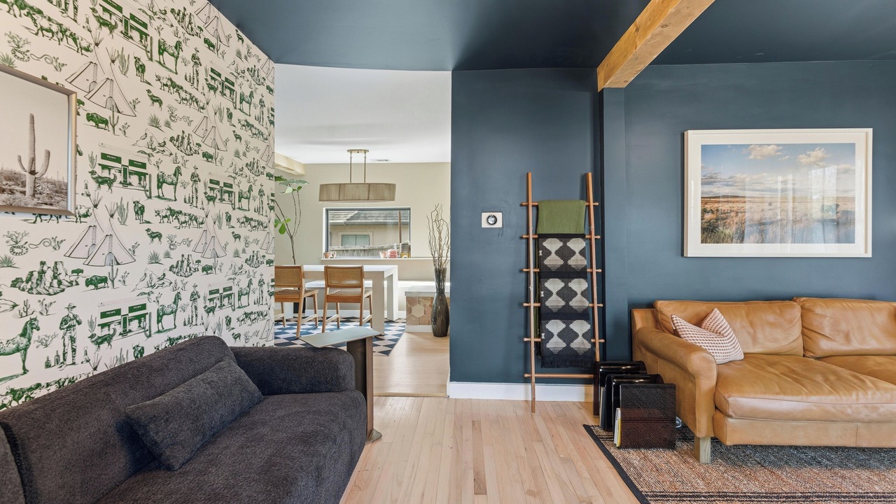 Photo of Livingroom in Little Forest Hills