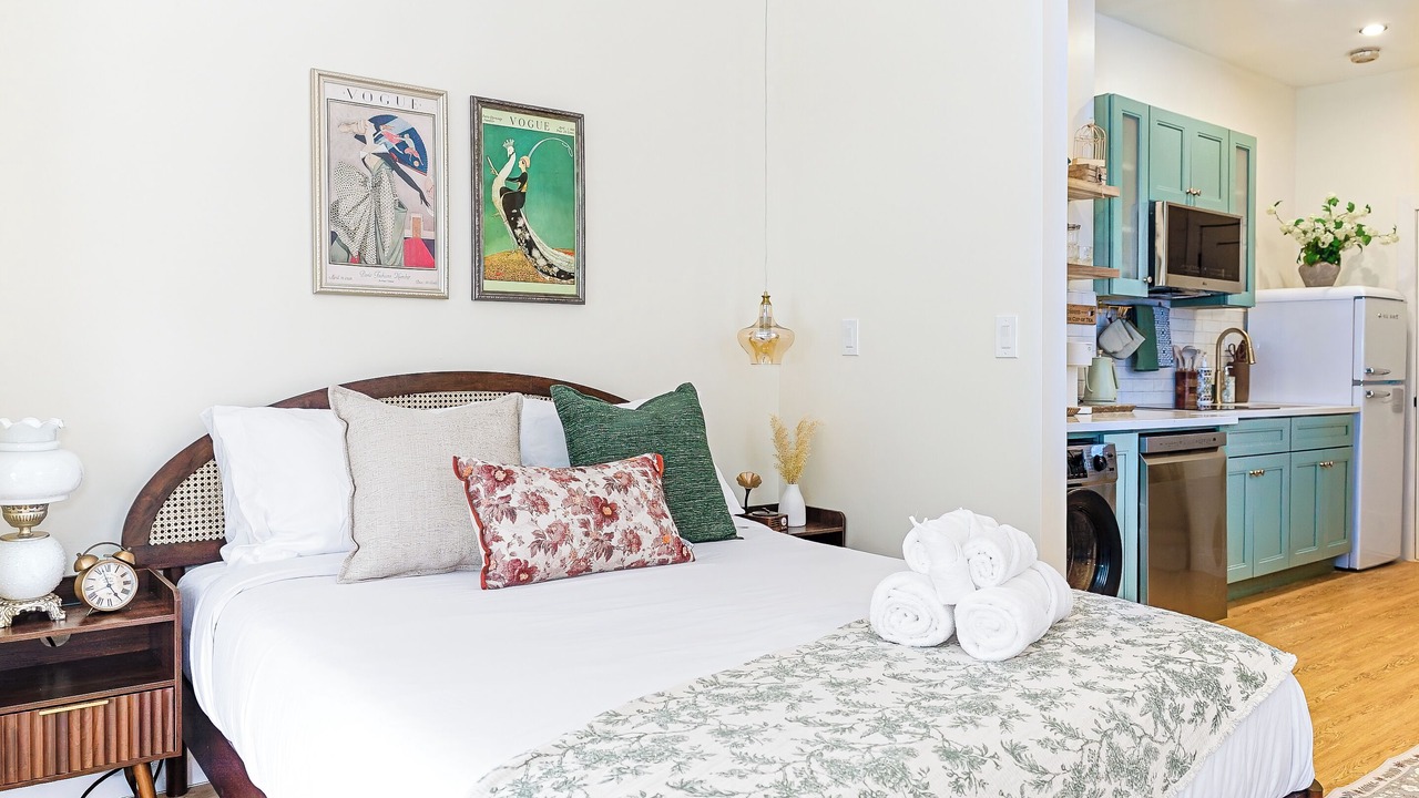 Photo of Bedroom in Logan Square