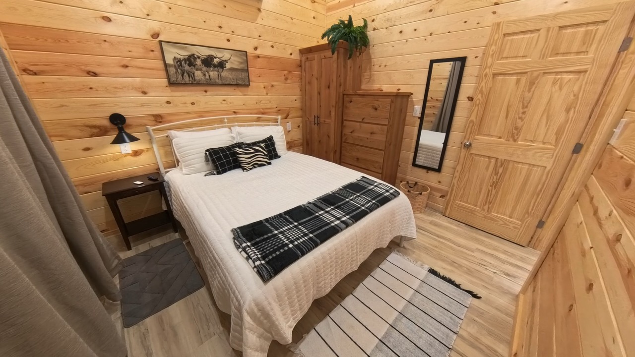Photo of Bedroom in Calera
