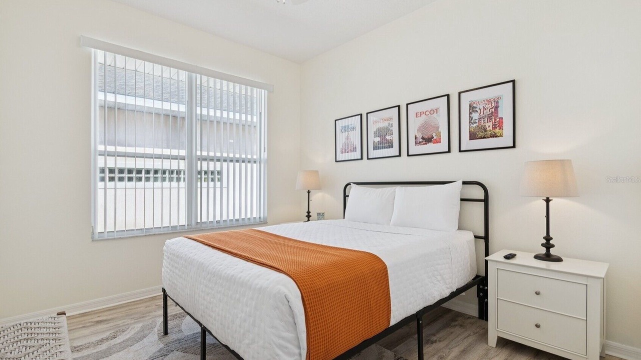 Photo of Bedroom in Sunset Lakes