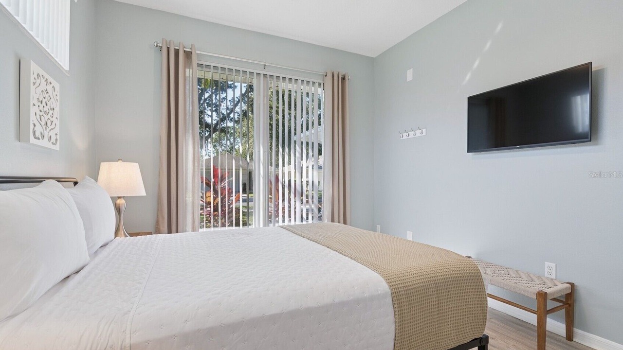 Photo of Bedroom in Sunset Lakes
