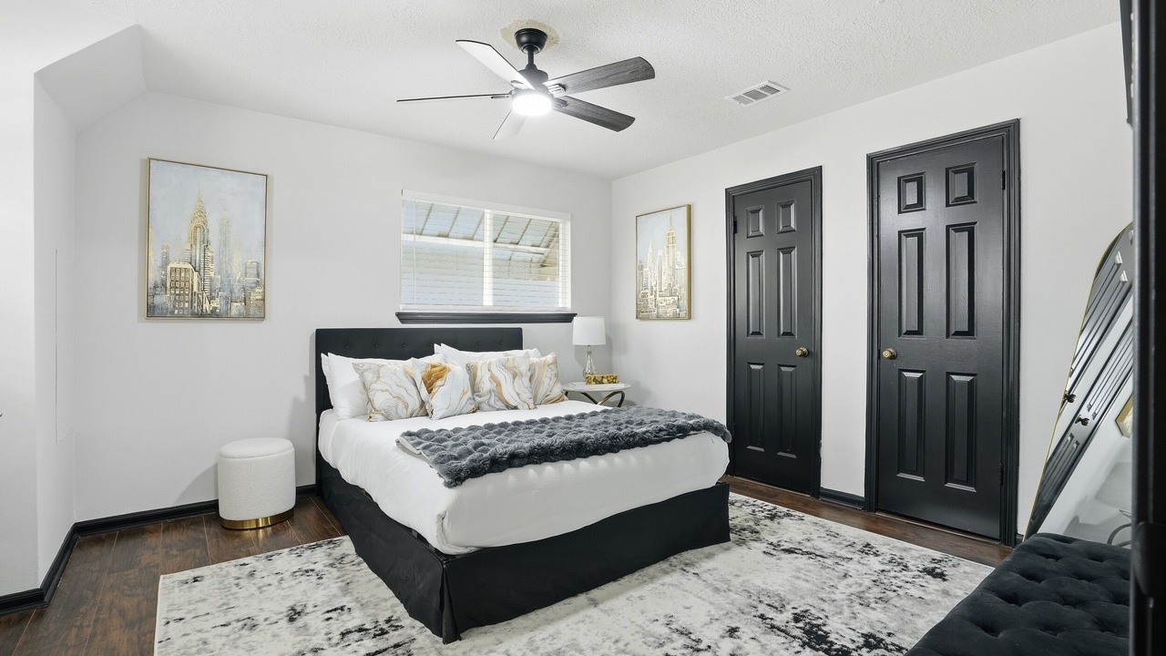 Photo of Bedroom in Jersey Village