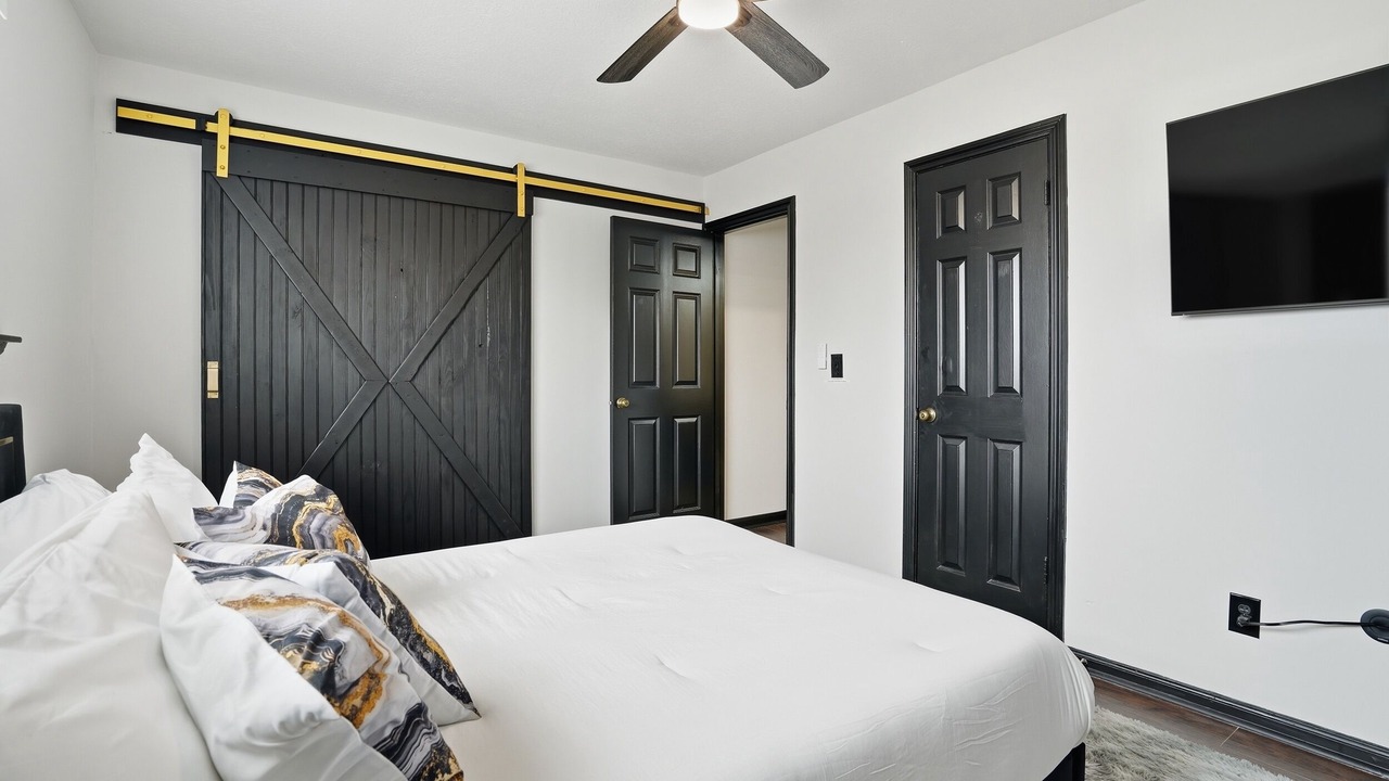 Photo of Bedroom in Jersey Village