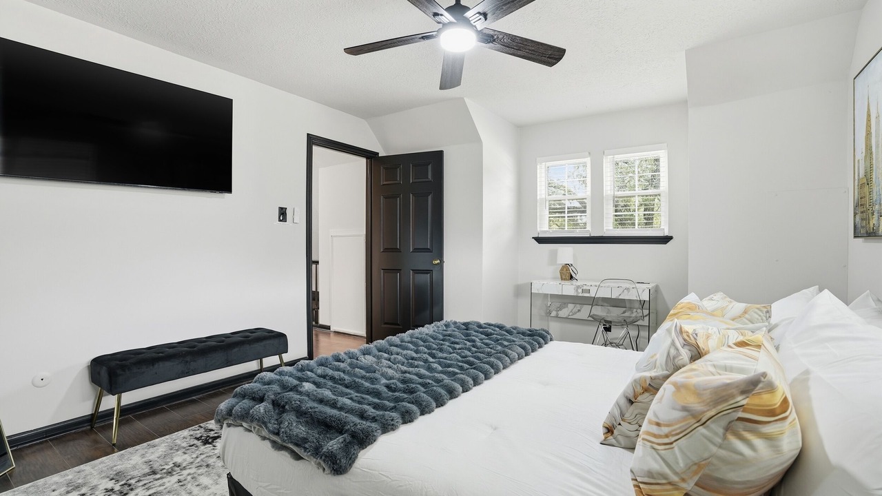 Photo of Bedroom in Jersey Village
