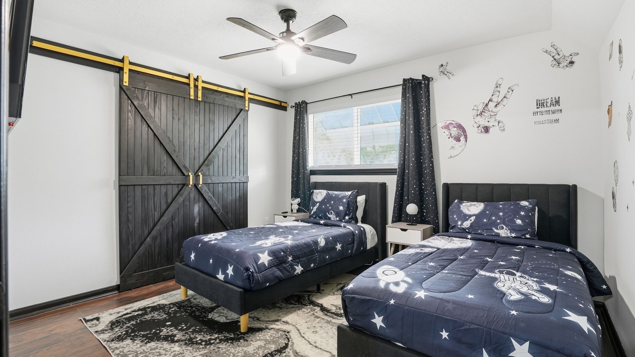 Photo of Bedroom in Jersey Village
