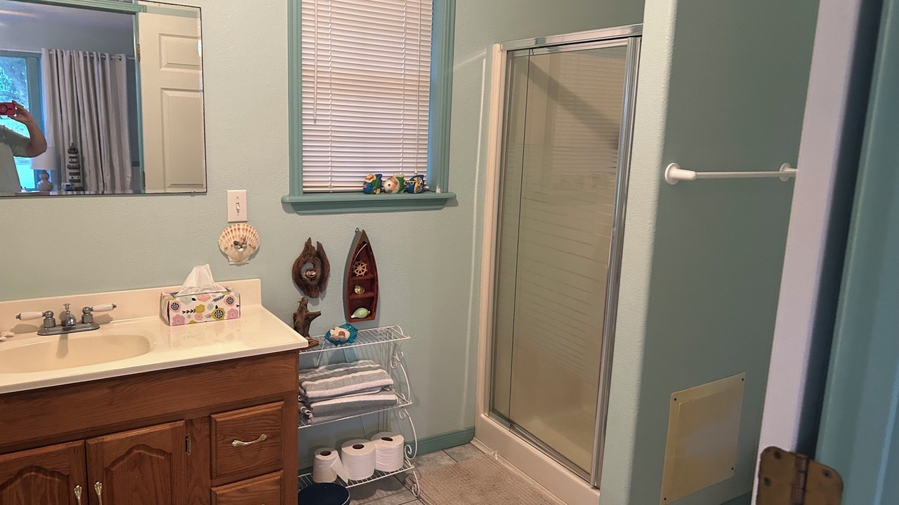 Photo of Bathroom in Yoakum