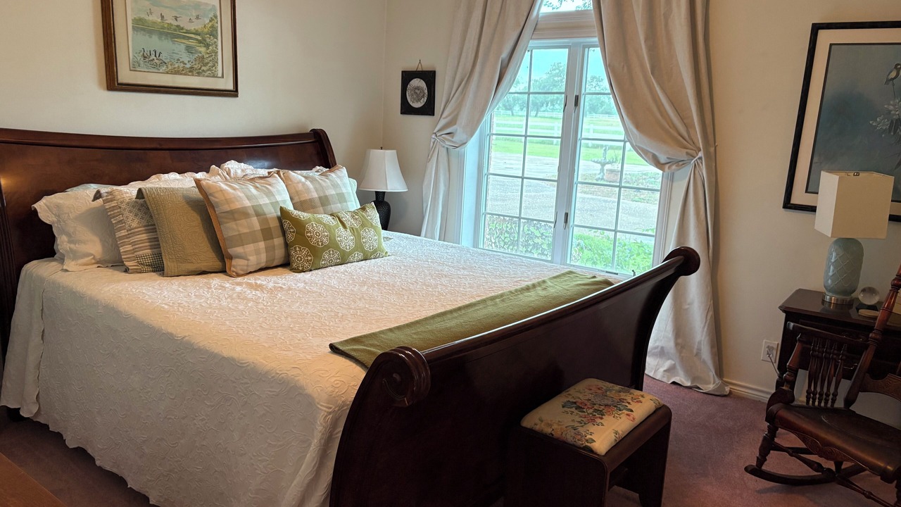Photo of Bedroom in Yoakum