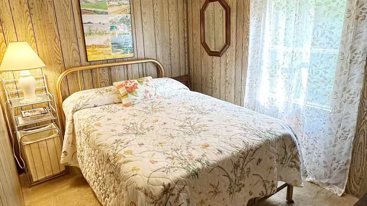 Photo of Bedroom in Bean Station