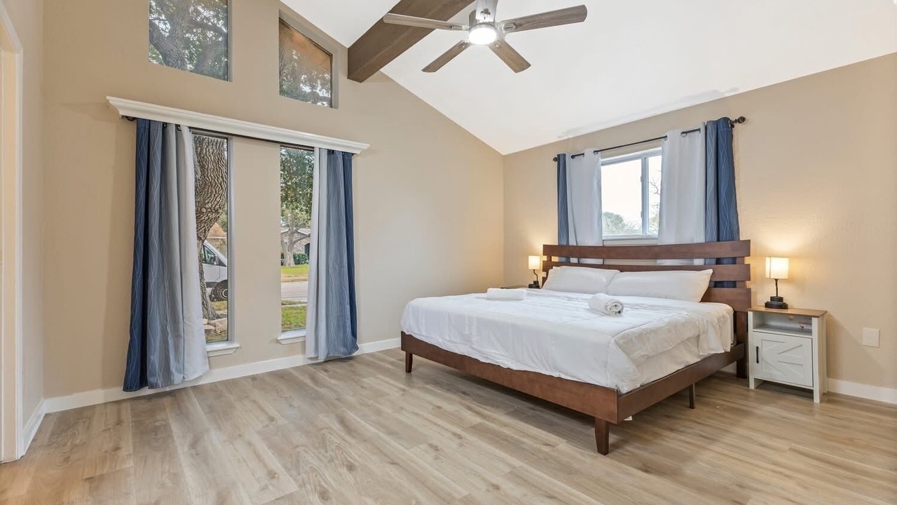 Photo of Bedroom in South Side