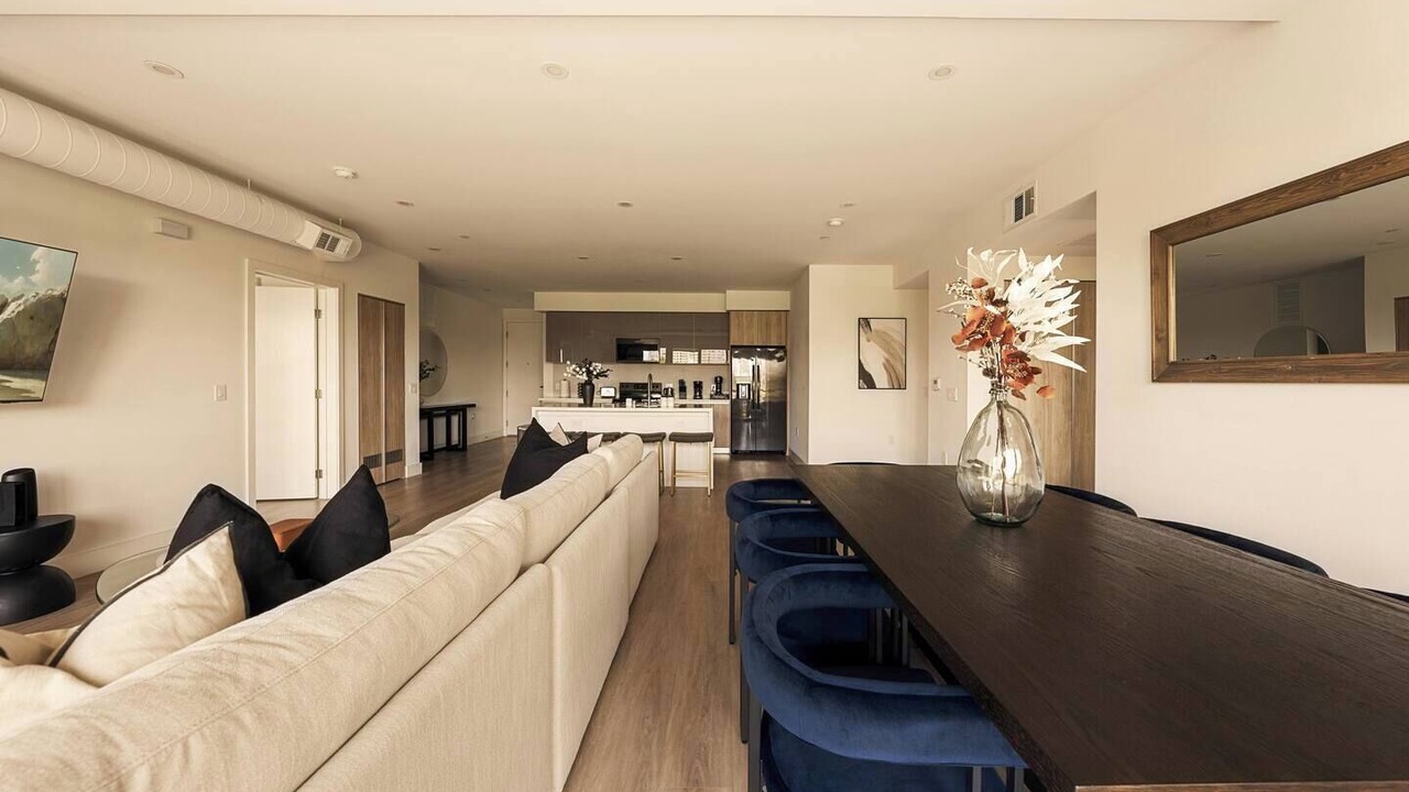Photo of Livingroom in Downtown