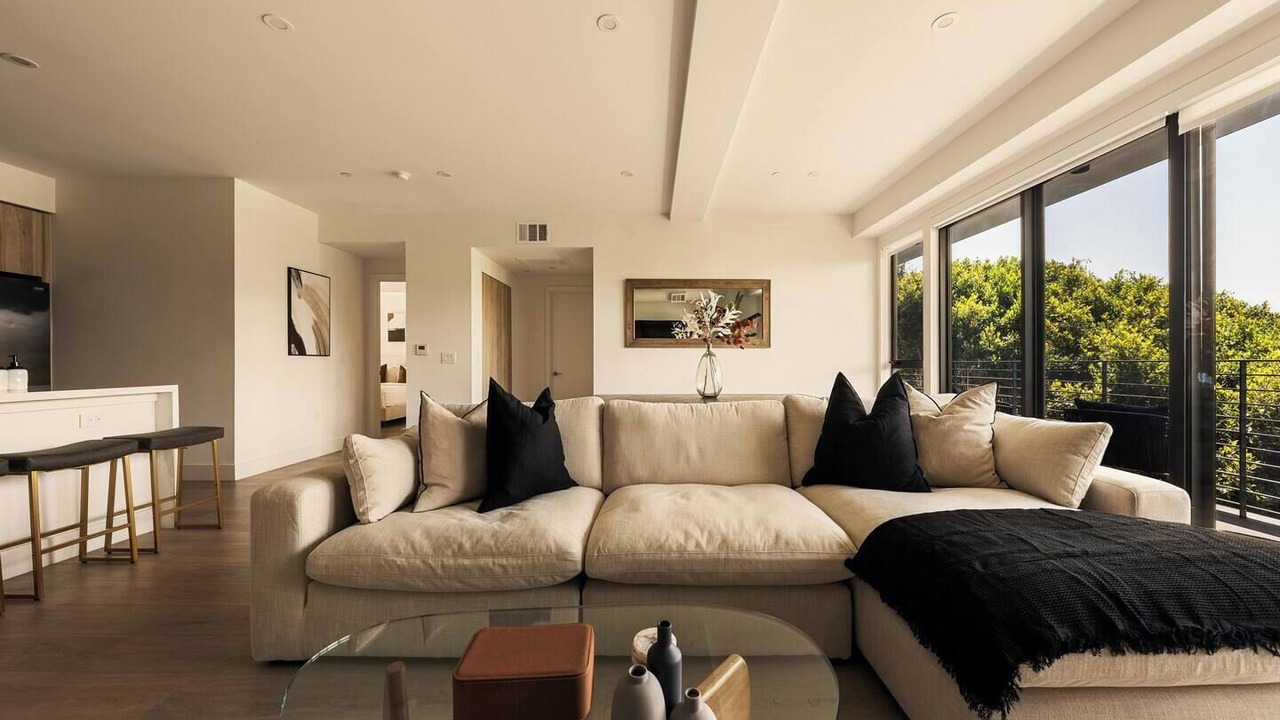 Photo of Livingroom in Downtown