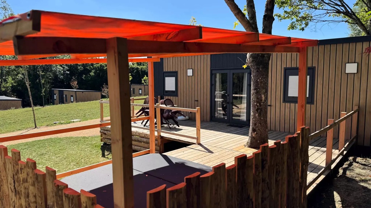 Photo of Patio Balcony in Saint-Martin-du-Vieux-Belleme