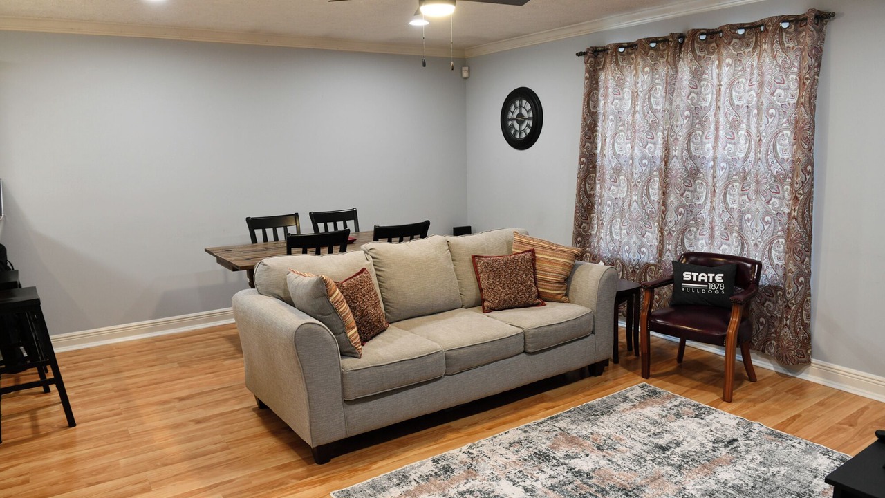 Photo of Livingroom in Starkville