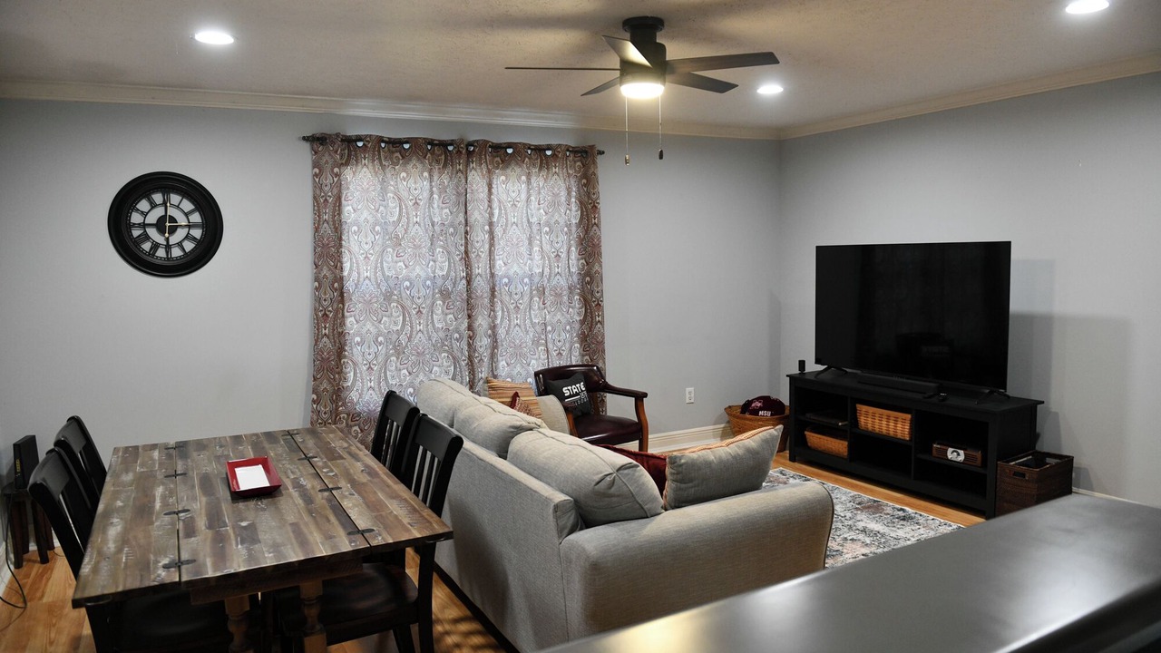 Photo of Livingroom in Starkville