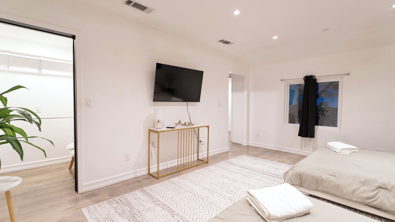 Photo of Bedroom in Burbank