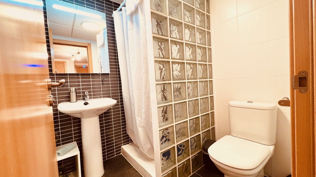 Photo of Bathroom in Calig
