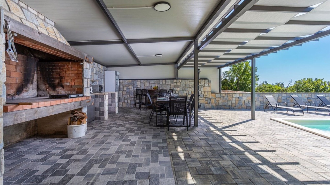 Photo of Outdoor in Smrika