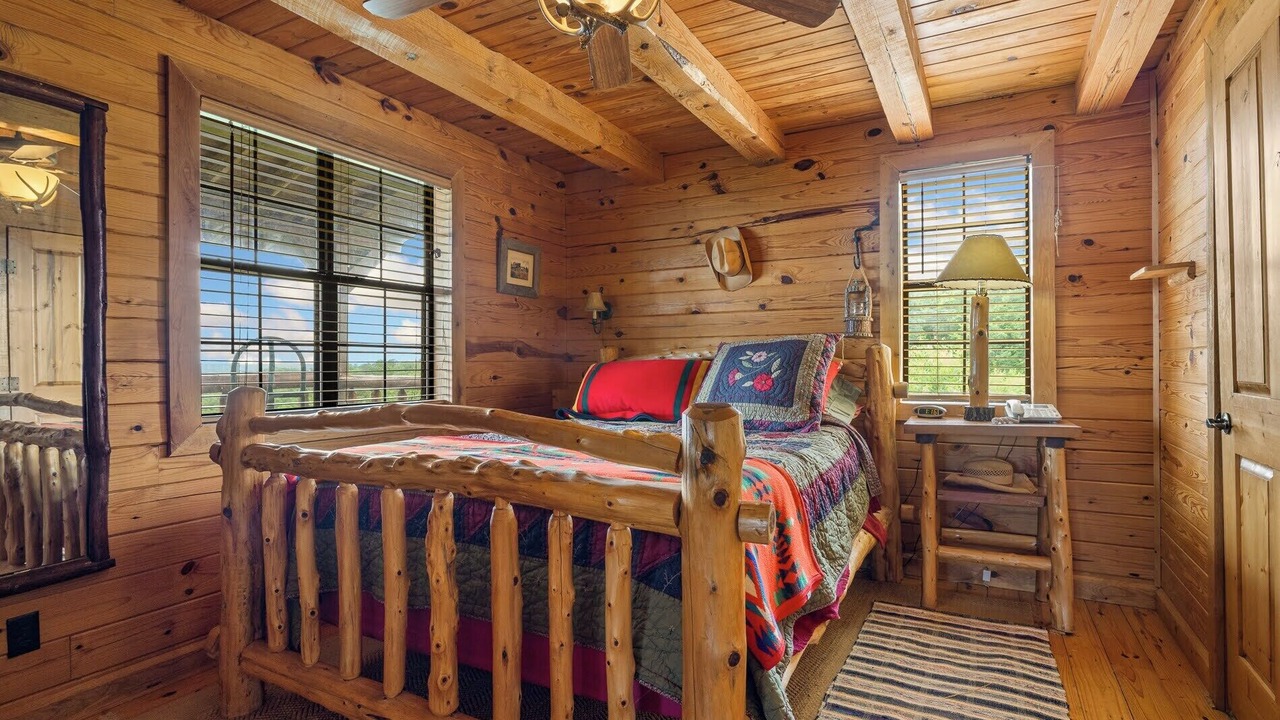 Photo of Bedroom in Jasper