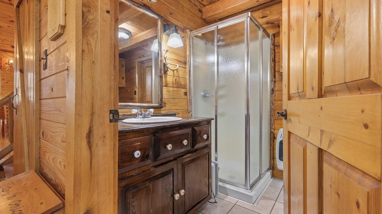 Photo of Bathroom in Jasper