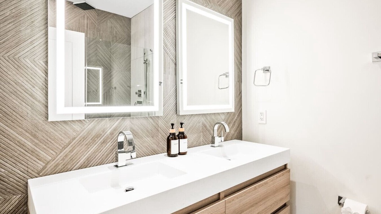 Photo of Bathroom in Cardozo