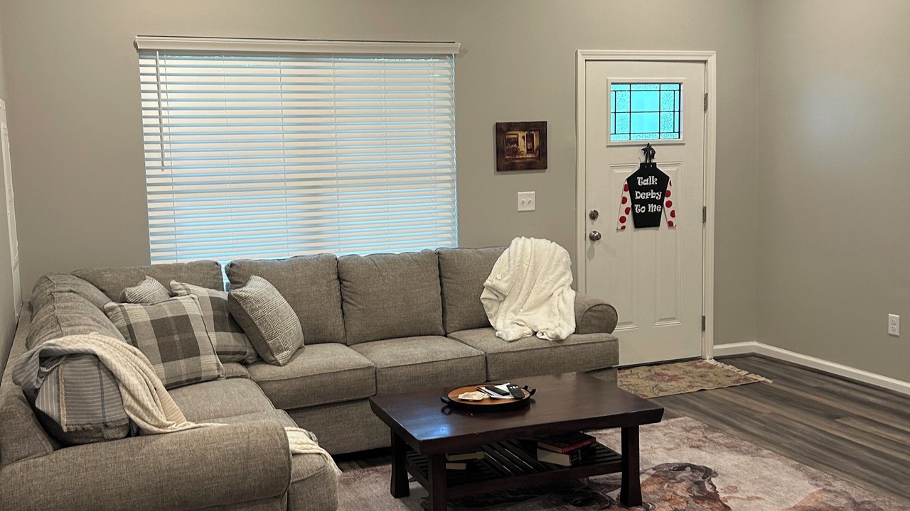 Photo of Livingroom in Shelby Park