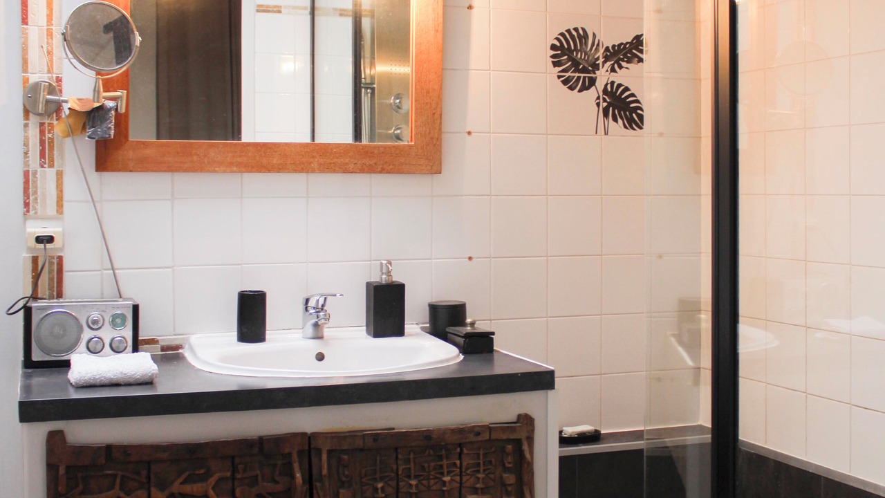 Photo of Bathroom in Quartier de la Chapelle