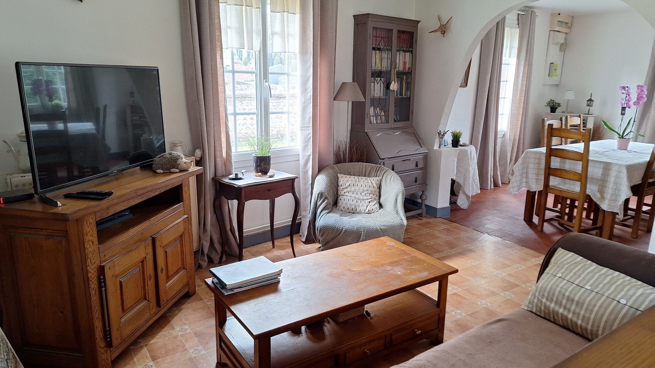 Photo of Livingroom in Fresne Cauverville