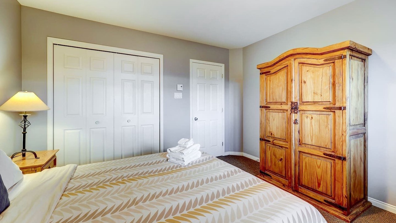 Photo of Bedroom in Petite-Riviere-Saint-Francois