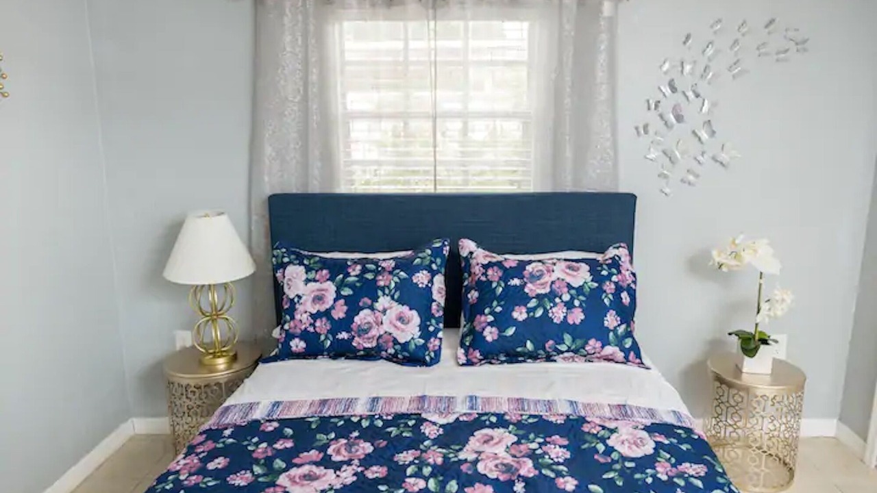Photo of Bedroom in Pinecrest West Park