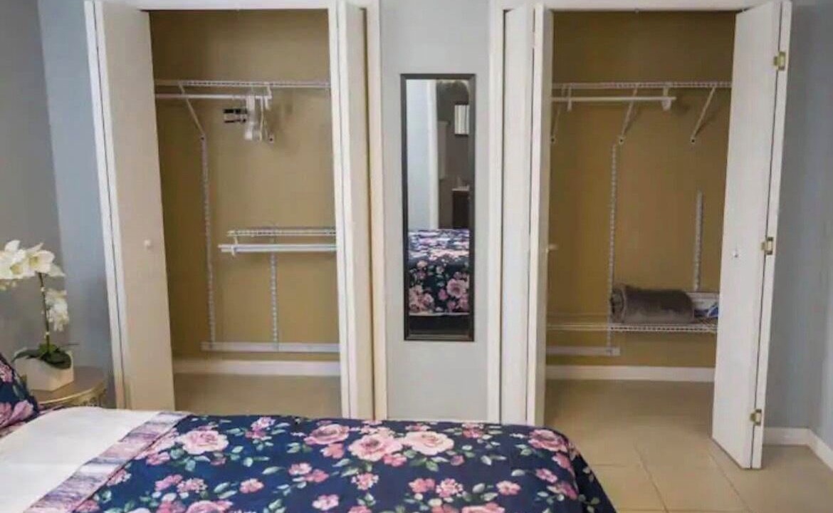 Photo of Bedroom in Pinecrest West Park