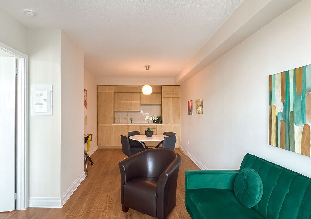 Photo of Livingroom in Willowdale