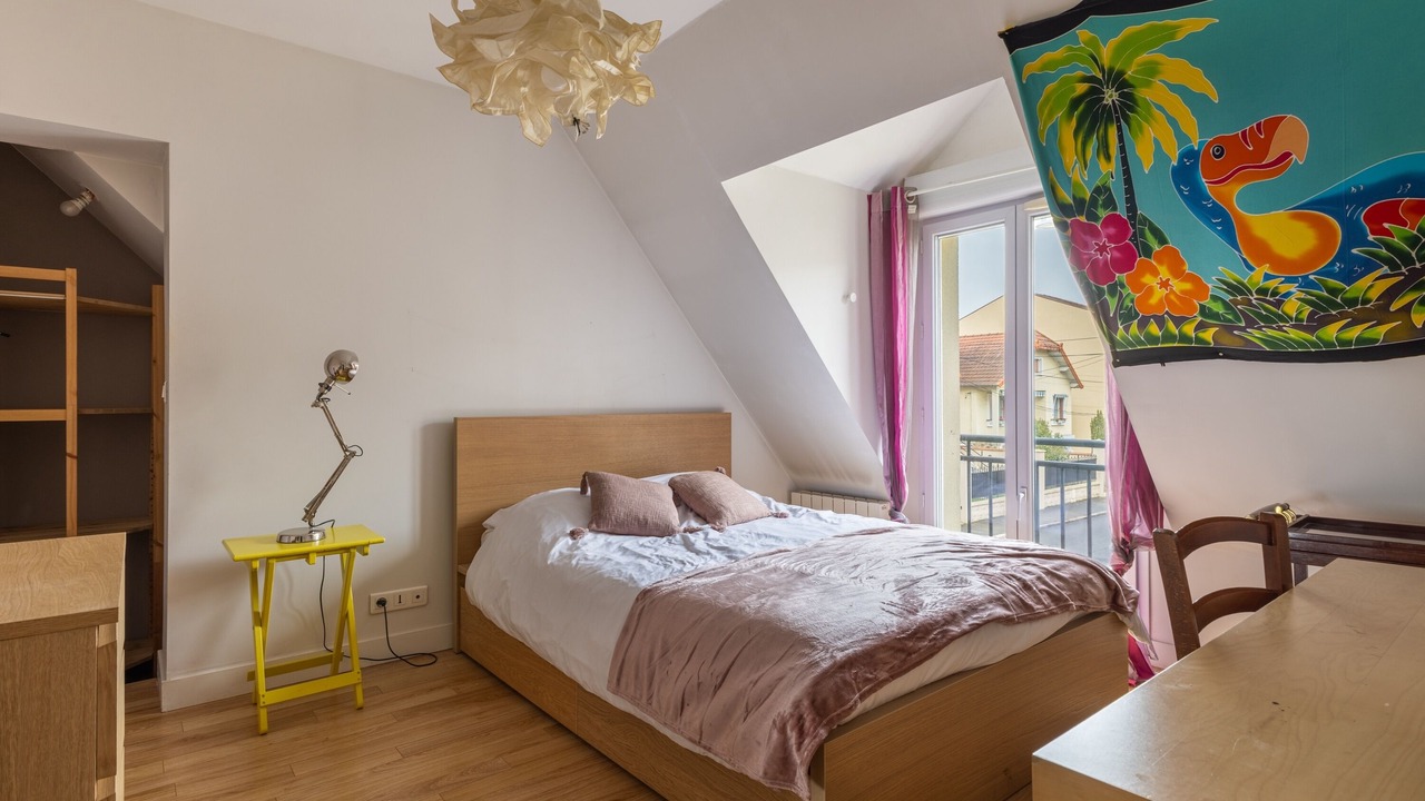 Photo of Bedroom in Villeneuve-le-Roi