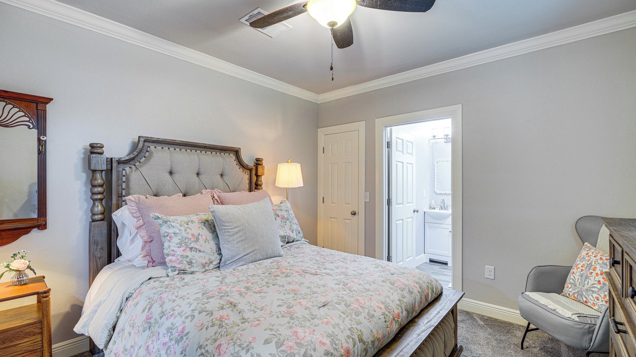 Photo of Bedroom in Baytown
