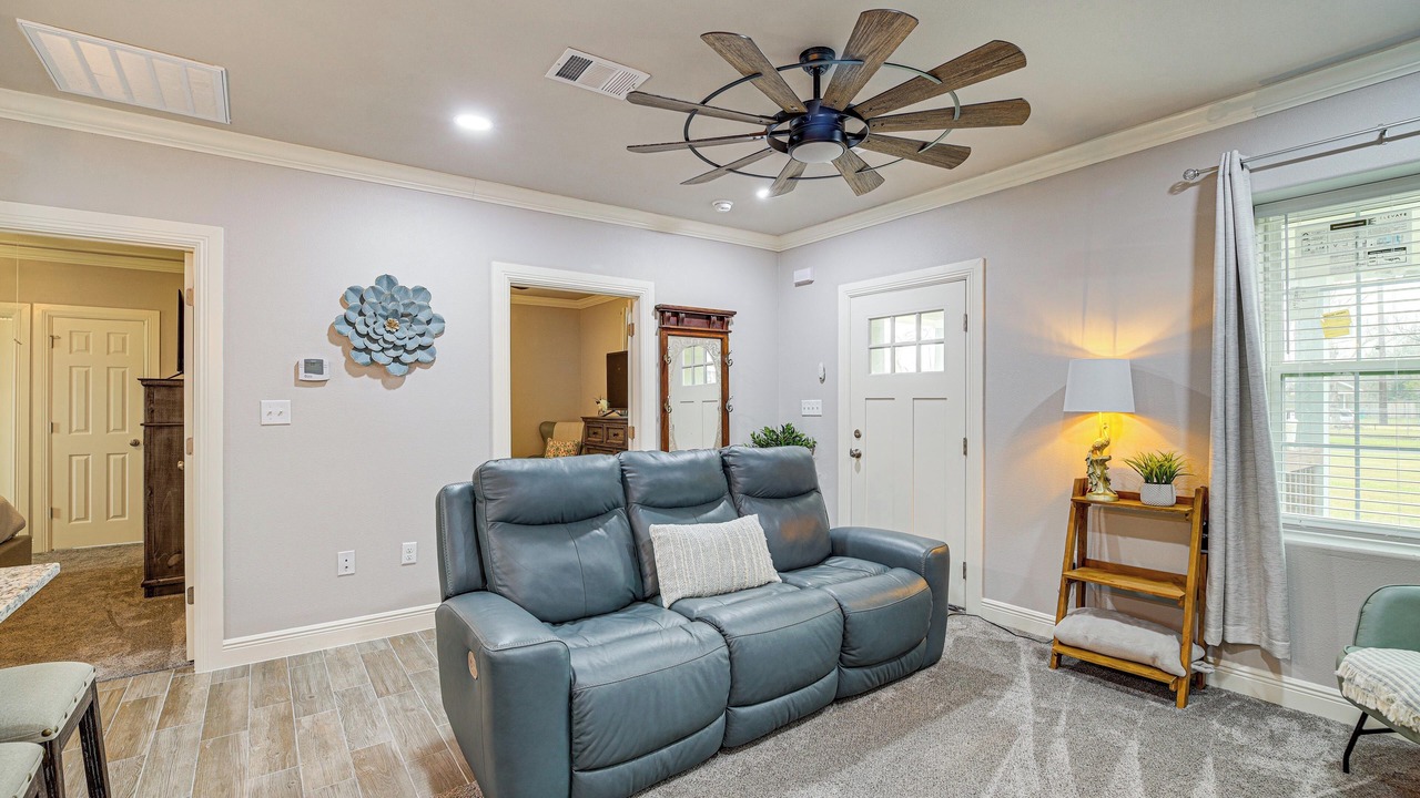 Photo of Livingroom in Baytown