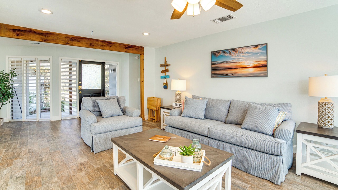 Photo of Livingroom in Seven Points