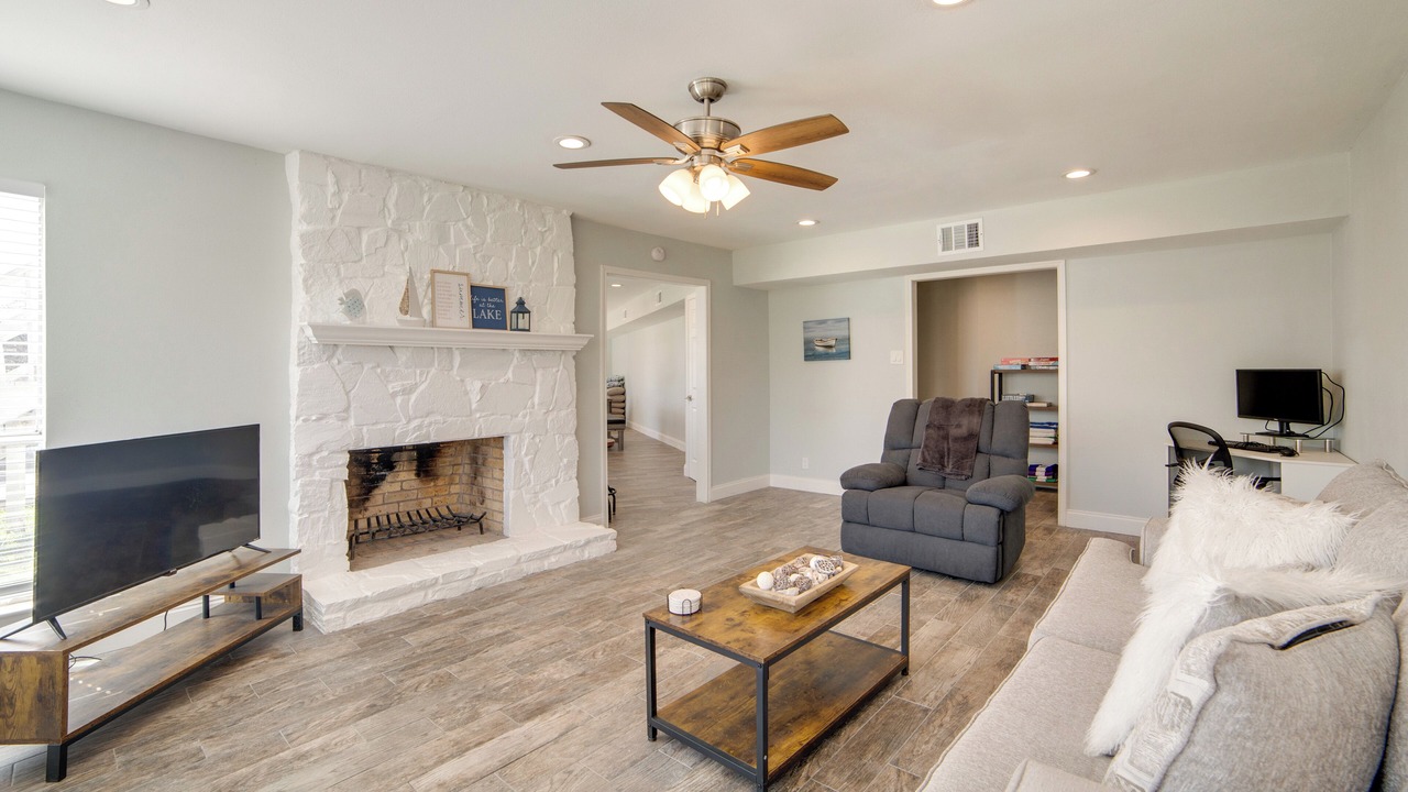 Photo of Livingroom in Seven Points