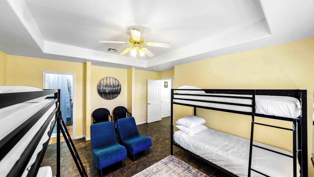 Photo of Bedroom in Manor