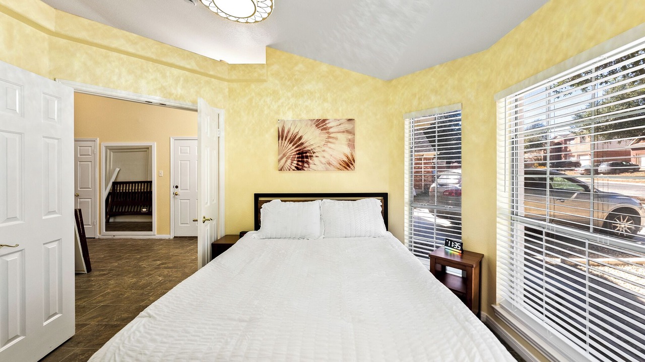 Photo of Bedroom in Manor